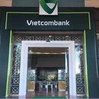 Cửa tự động ngân hàng Vietcombank