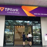 Cửa tự động ngân hàng TP - BANK