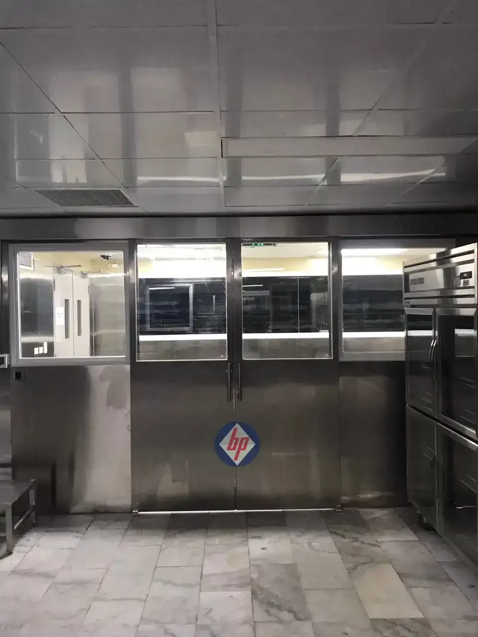 Thi công cửa trượt tự động Nabco tại công ty Caric - Quận 7