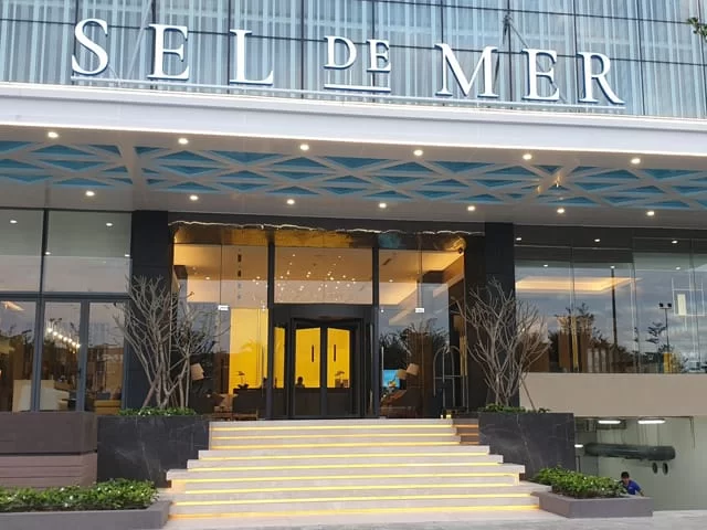 Cửa tự động khách sạn, biệt thự, showroom, nhà hàng