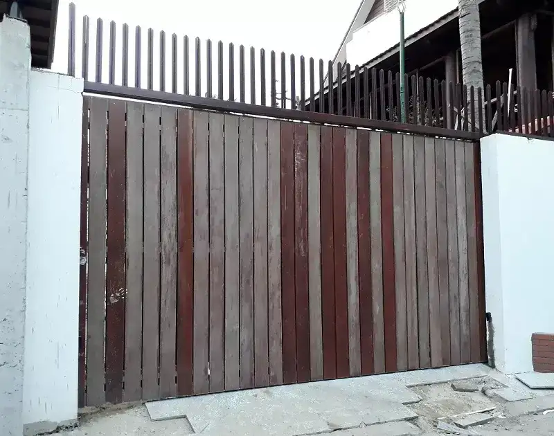 Cổng trượt ICARO 2000 tại Biệt Thự Quận 12