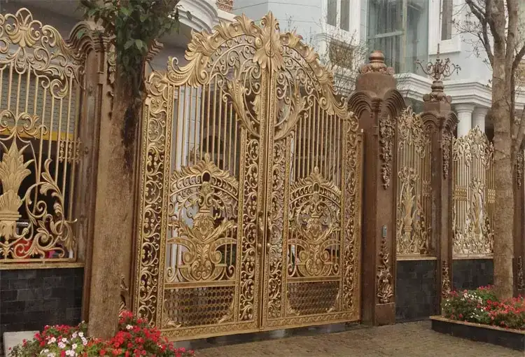 Lắp đặt cổng đồng đúc tự động cho biệt thự nhà ở