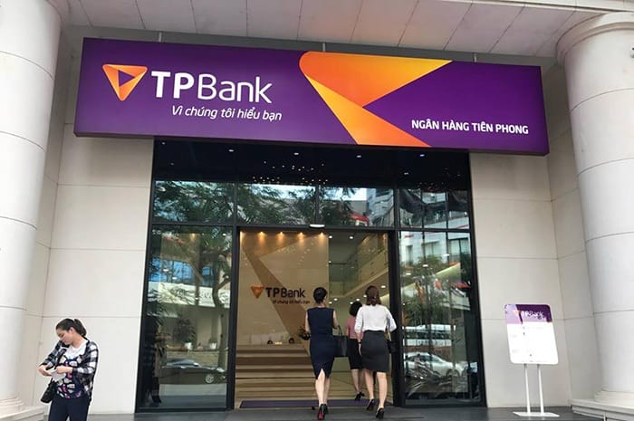 Cửa tự động ngân hàng TP - BANK