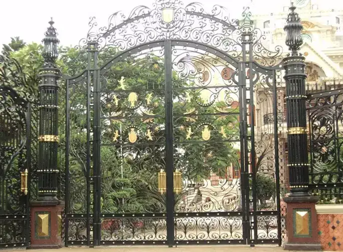 Cửa cổng sắt tự động