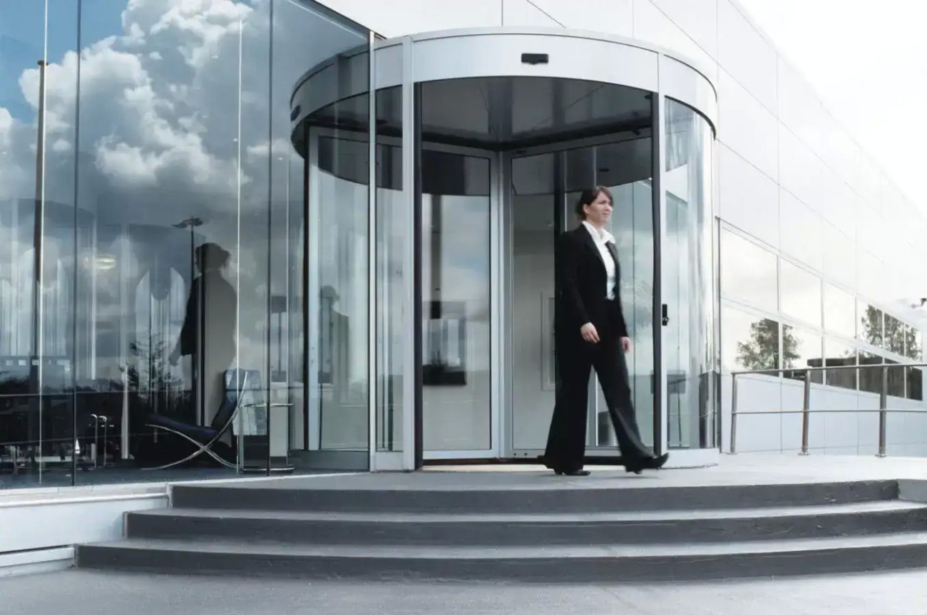 Lắp đặt cửa cổng tự động cho các tòa nhà và biệt thự cao cấp