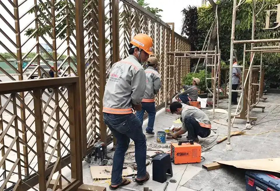 Quy trình lắp đặt cổng tự động chuyên nghiệp