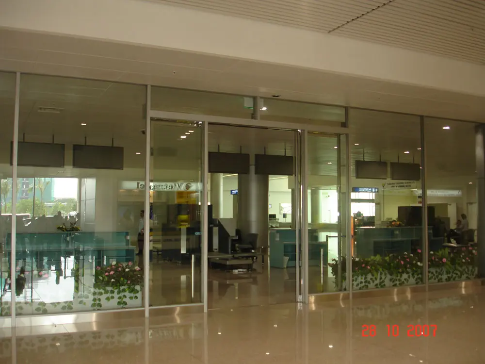Ảnh dự án Sân bay Tân Sơn Nhất – Lắp đặt 62 bộ cửa trượt tự động