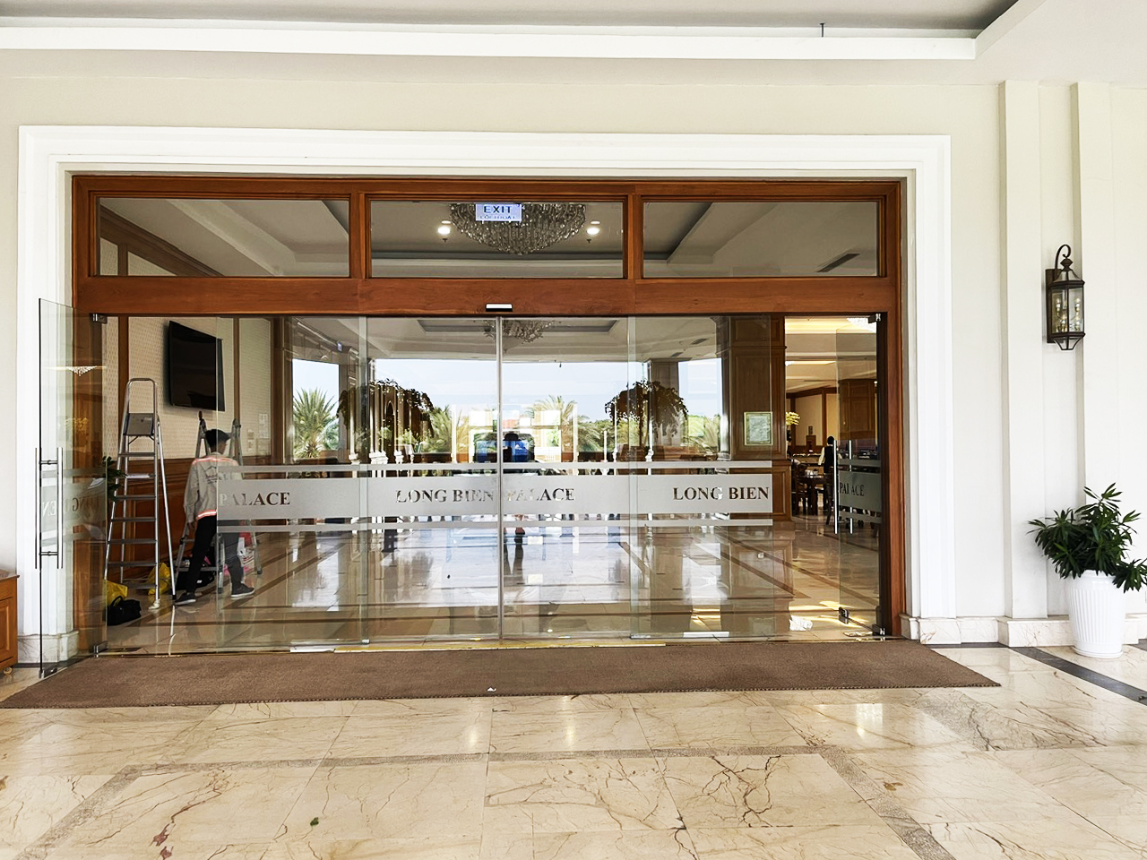 Cửa Tự Động Đài Loan: Nâng Tầm Không Gian Sống Và Tiện Ích Công Nghệ