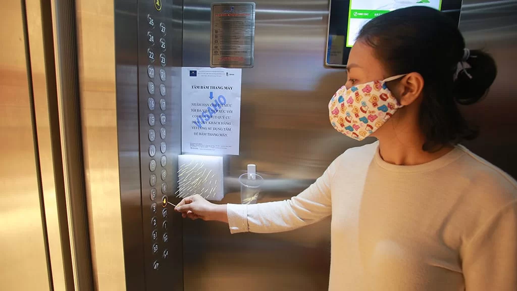 Cửa tự động giải pháp hạn chế lây nhiễm Covid-19