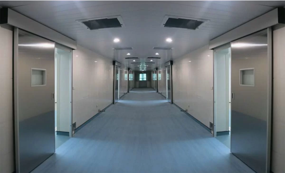cửa phòng mổ bệnh viện