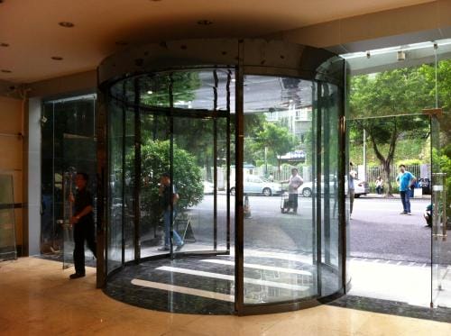 cửa trượt cong