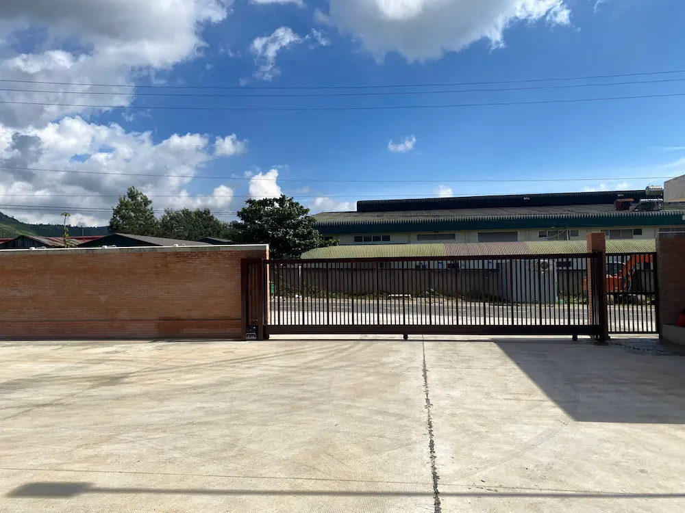 cồng trượt tự động sử dụng motor Ares Veloce Smart BT A1000