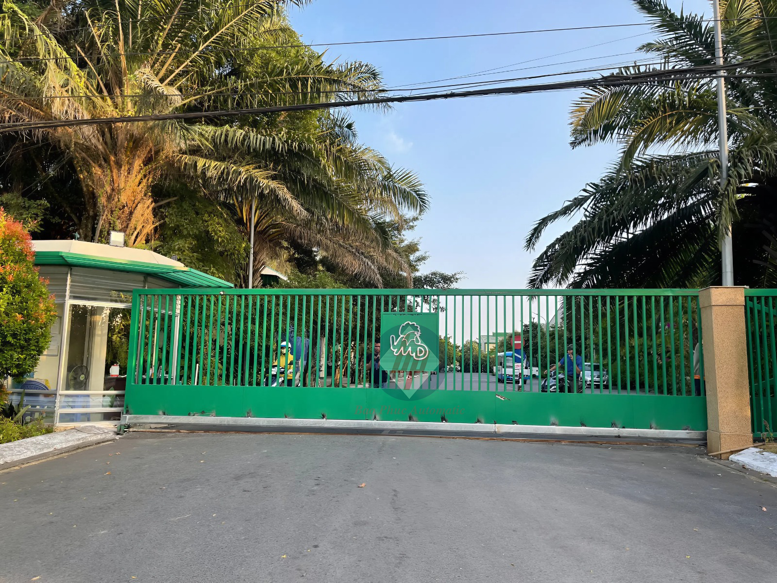 Công Trình Thực Tế Cửa Trượt Không Ray