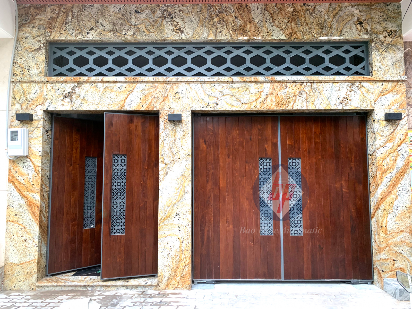 Cổng Gỗ Gắn Motor Cổng Âm Sàn ELI BT A40