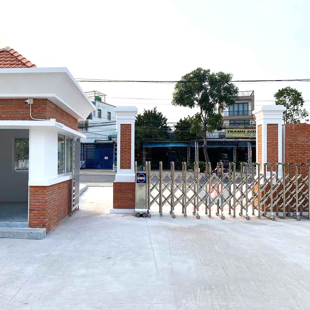 Cổng Xếp Inox 304 hình thực tế (2)