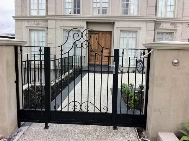 Cổng mở cánh có vòm 008 - Baophuc.vn