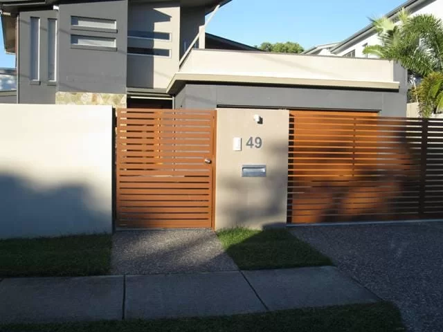 Mẫu cổng gỗ mở cánh đẹp