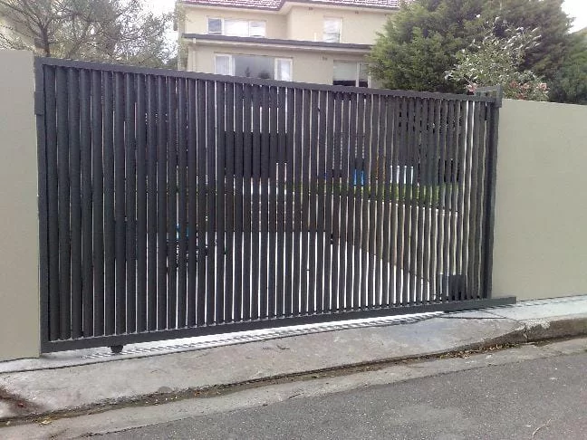 Mẫu cổng trượt 002 - Baophuc.vn