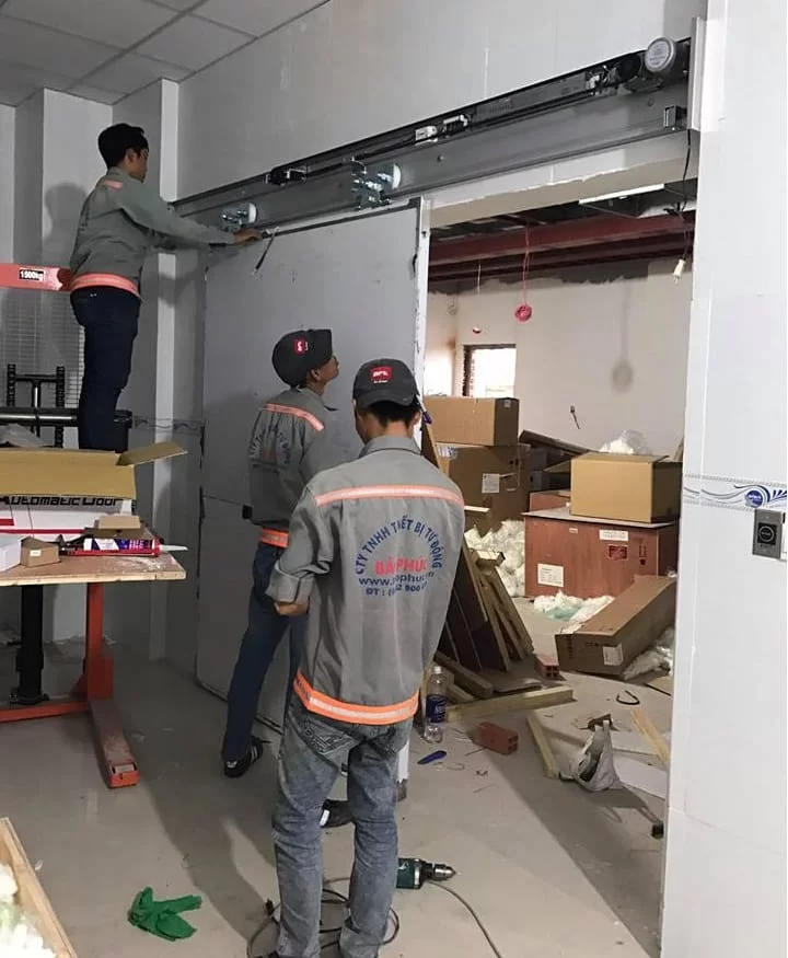 Cửa bệnh viện Xuyên Á - GD2 - baophuc.vn