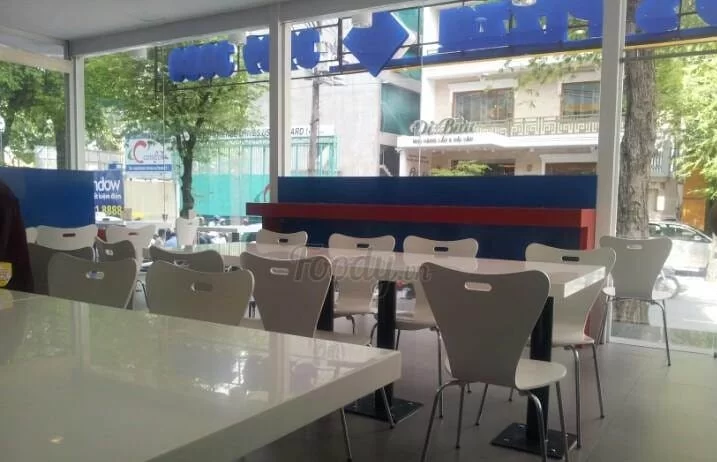 Cửa tự động Domino Pizza