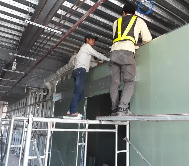 Gia cố vách chịu lực cửa bệnh viện Mandalay