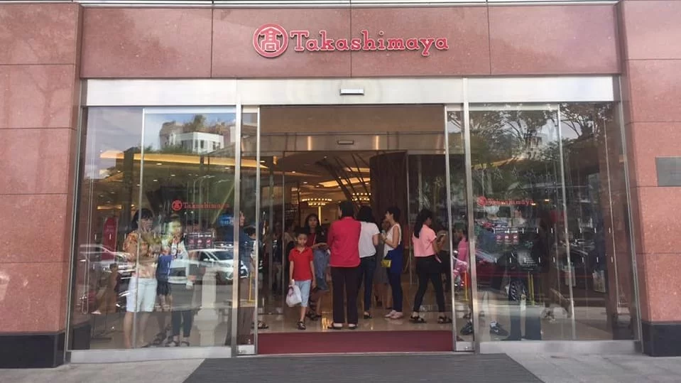 Cửa tự động Takashimaya - Saigon Centre