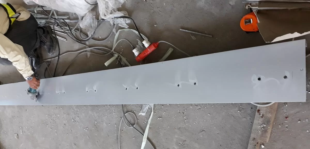 Khoan lỗ ray cửa tự động phòng sạch Myanmar