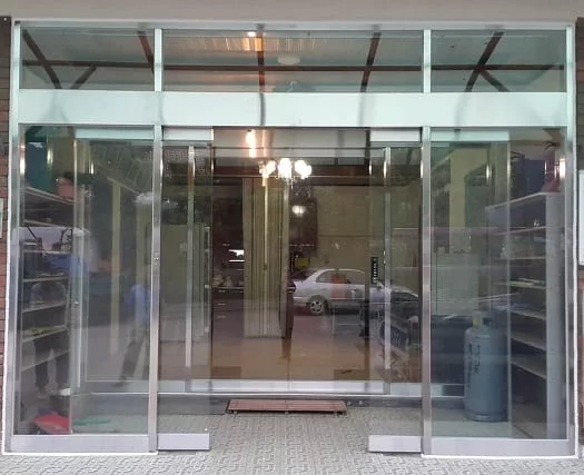 Cửa kính tự động