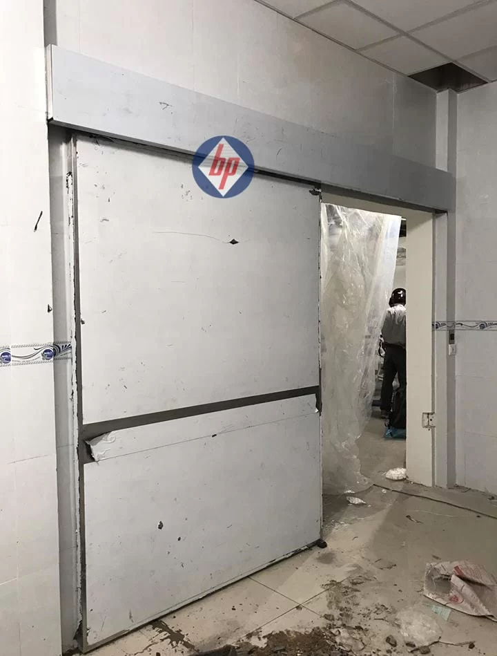 Cửa bệnh viện Xuyên Á 003 - GD2 - baophuc.vn