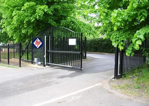 cổng tự động biệt thự thẩm mỹ cao