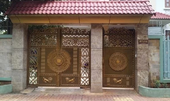 Mẫu cổng nhôm đúc đẹp 03