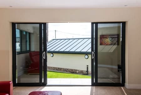 Mẫu cửa nhôm kính 4 cánh đẹp