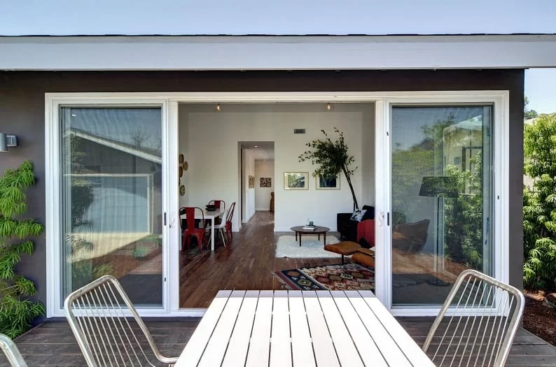 Mẫu cửa nhôm kính 4 cánh đẹp