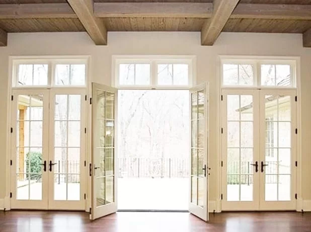 Mẫu cửa mở trung tâm thương mại