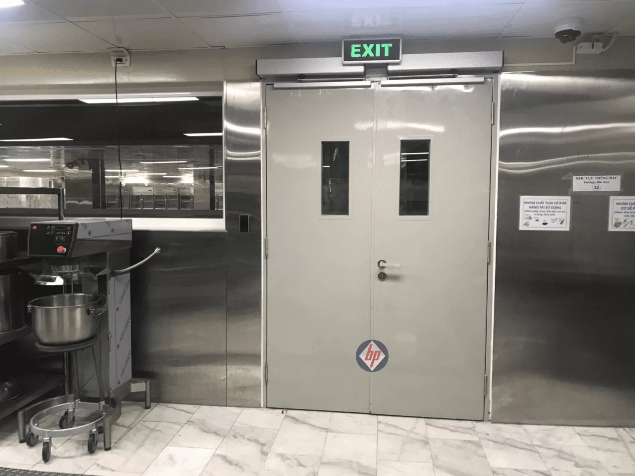 Thi công cửa trượt tự động Nabco tại công ty Caric - Quận 7