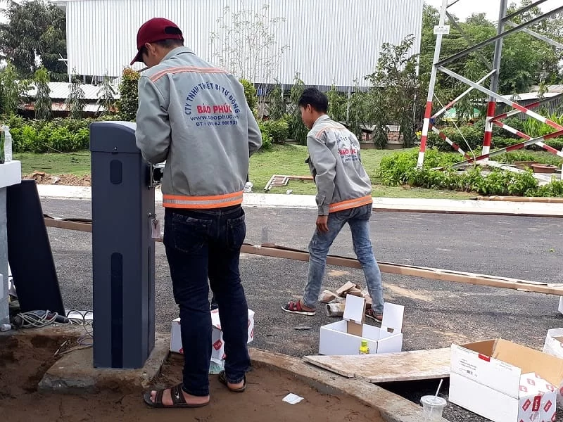 Thi công lắp đặt barrier