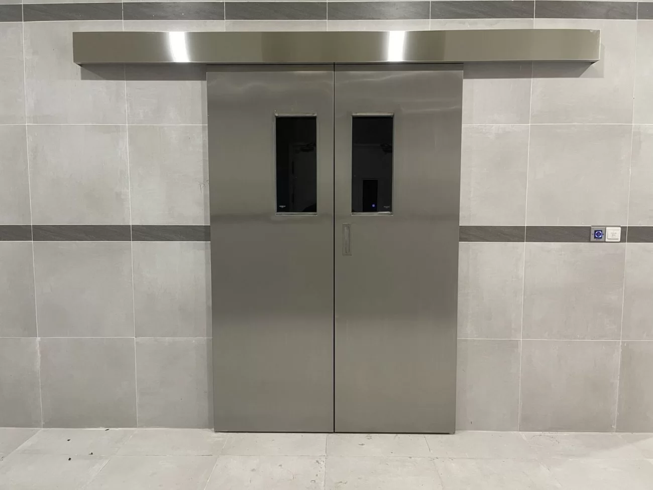 cửa chì bệnh viện xuyên á