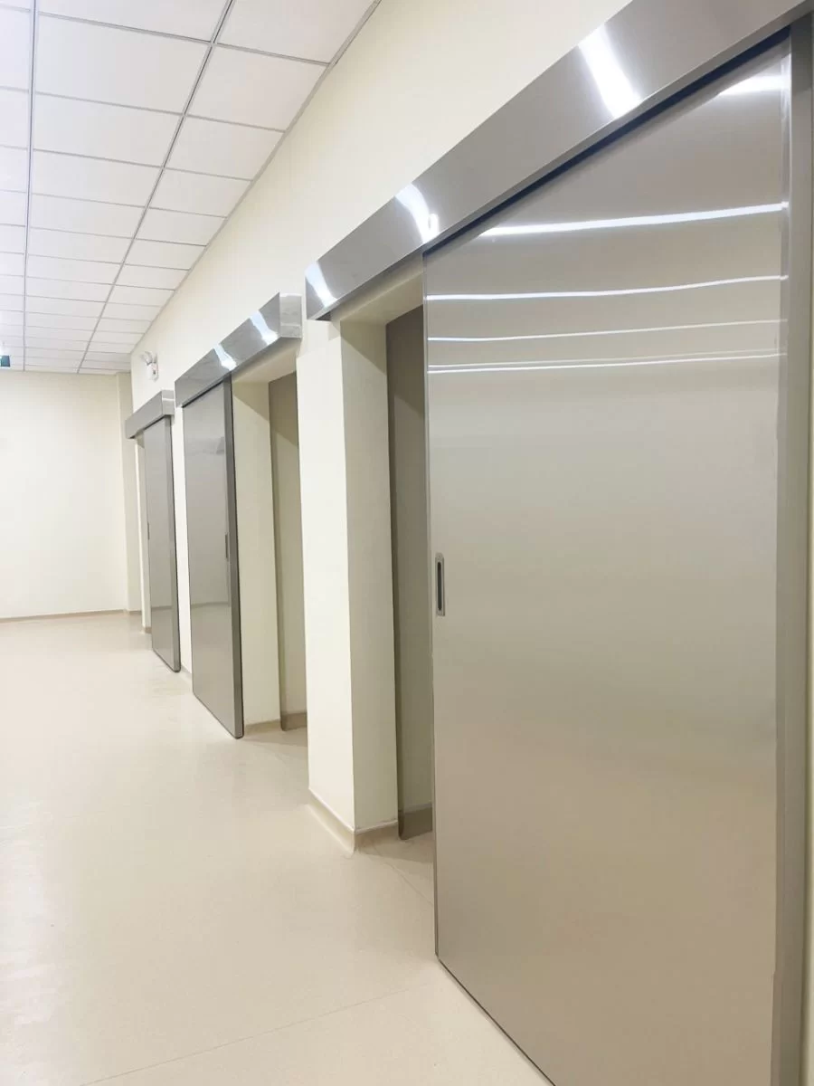 Cửa phòng X-quang Xuyên Á Củ Chi do Bảo Phúc thi công