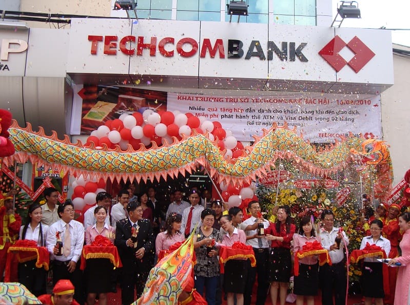 Hầu hết mọi chi nhánh của ngân hàng Techcombank do công ty Bảo Phúc cung cấp sản phẩm cửa tự động cùng dịch vụ thi công lắp đặt đều sử dụng cửa tự động NABCO
