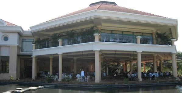 Cửa cổng tự động sân Golf