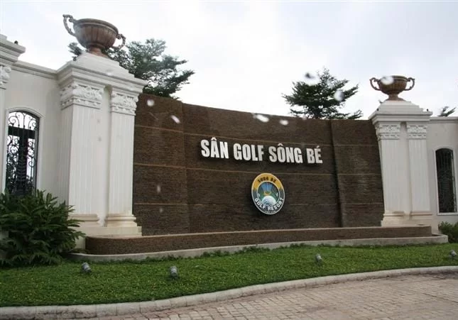 Cửa cổng tự động sân Golf