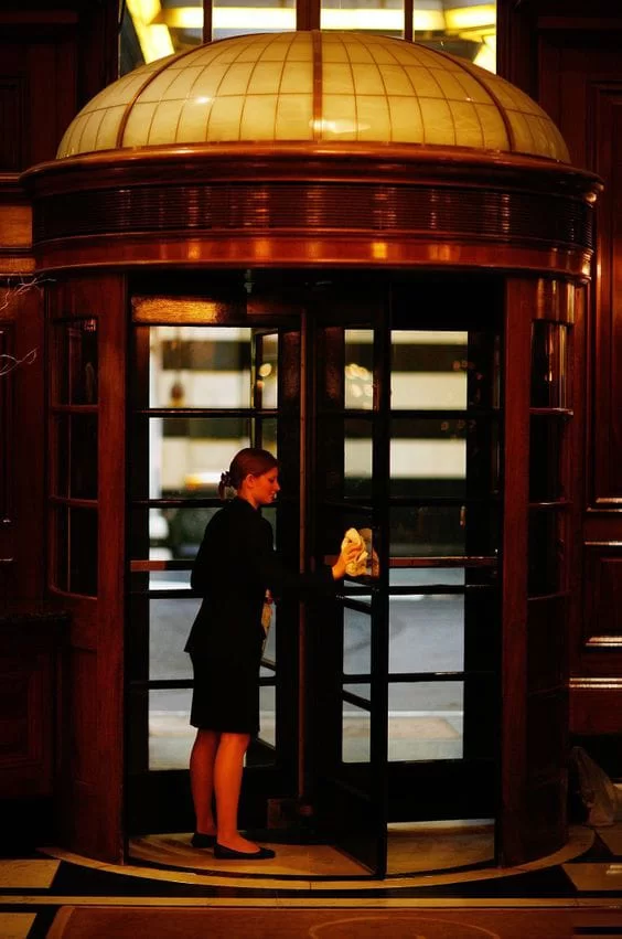 cửa xoay tròn tự động chính hãng