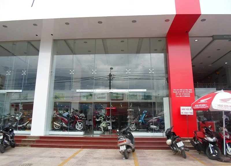 Cửa tự động tại đại lý Honda Việt Nam – Hiệp Phú, Quận 9