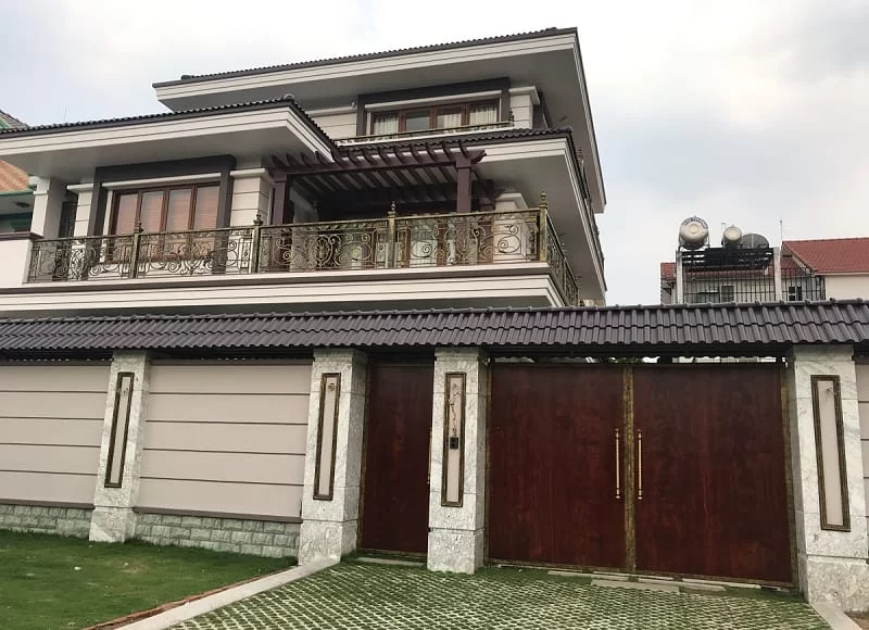 Mẫu cổng gỗ âm sàn tự động