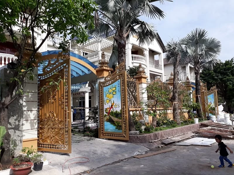 02 bộ cổng mở âm sàn