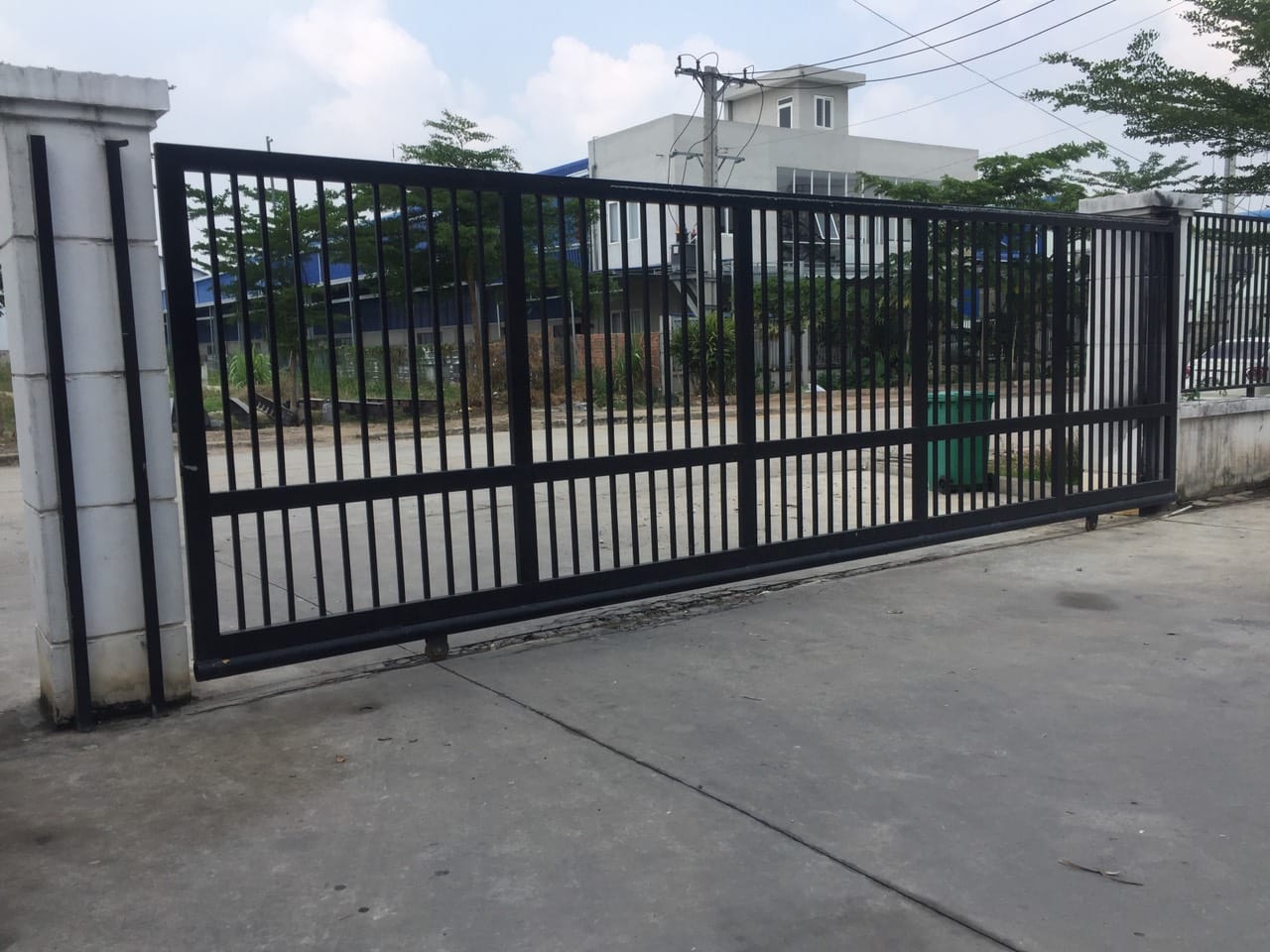Lắp đặt cửa cổng tự động cho nhà máy - khu công nghiệp - chế xuất