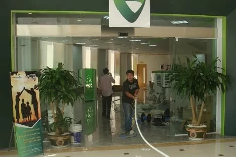 Cửa trượt tự động ngân hàng Vietcombank