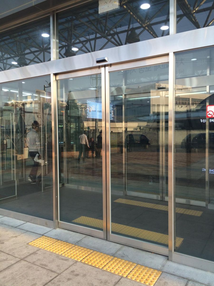 Cửa tự động Hàn Quốc trang bị công nghệ tiên tiến