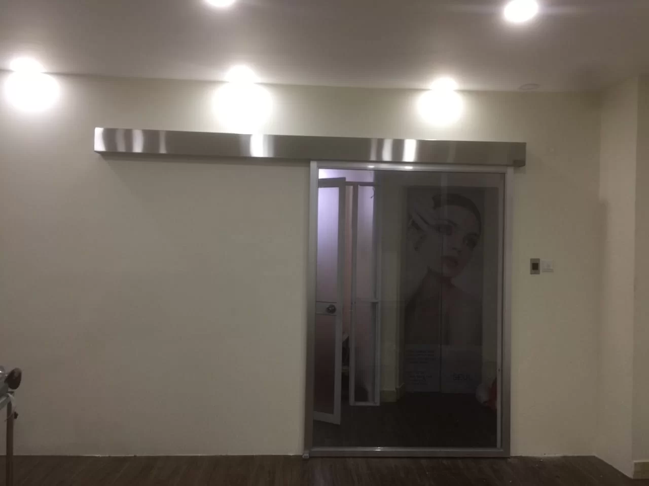 Cửa tự động NABCO trong bệnh viện và trường học