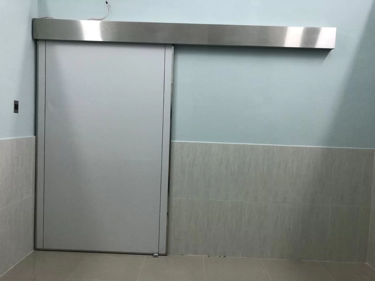 Cửa phòng mổ bệnh viện tự động